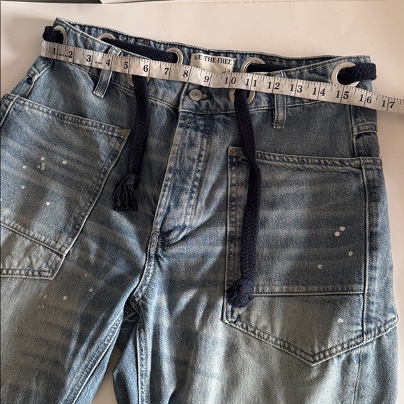 We The Free Moxie Low Slung Pull-on Barrel Faded Timeless Blue Jeans size 27 - Picture 5 of 8